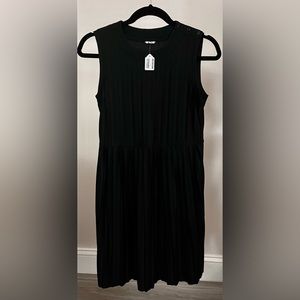 Three Dots Black Pleated Dress Size Medium NWT